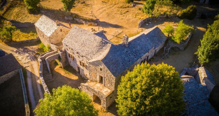 Ferme Caussenarde d'Autrefois - vue du ciel