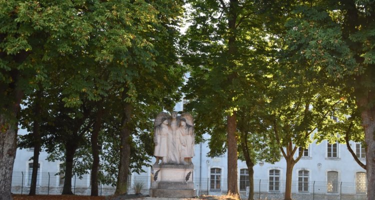 Monument aux morts inauguré par le maréchal Ferdinand Foch