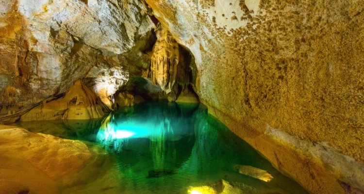grotte de trabuc-lac de minuit