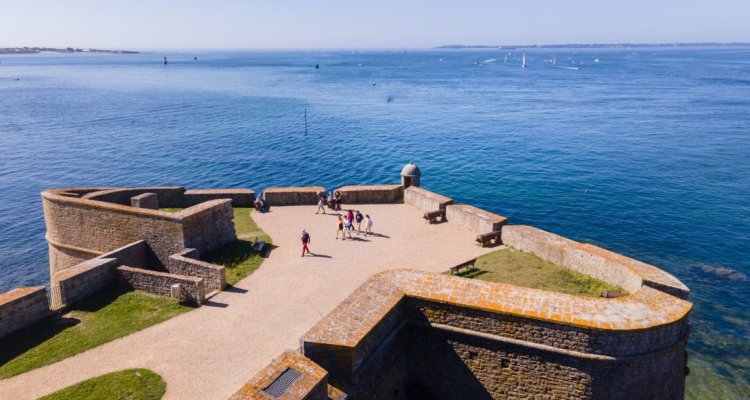 Vue des remparts de la Citadelle de Port-Louis
