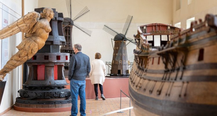 Salle des grands modèles de bateau