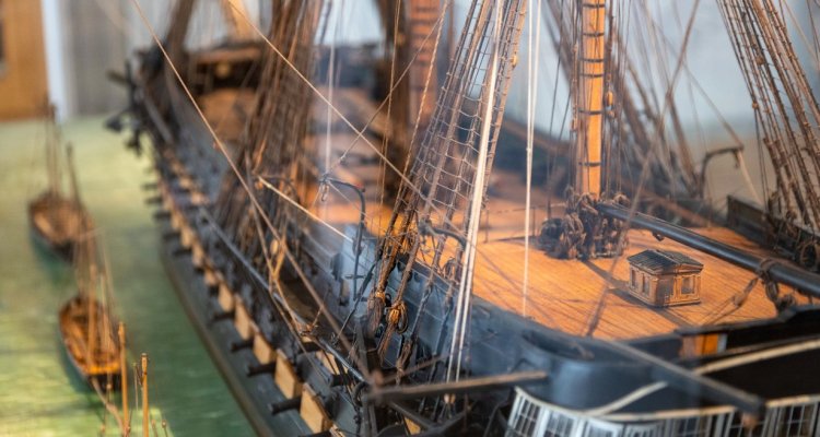 Détail d'une maquette de bateau