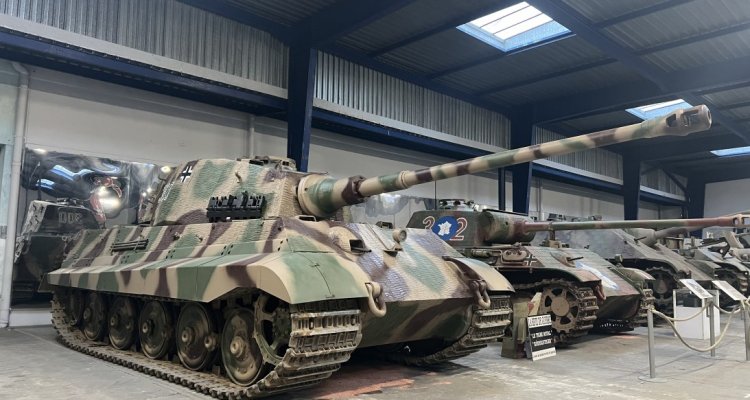 Char Tigre II - Musée des Blindés à Saumur