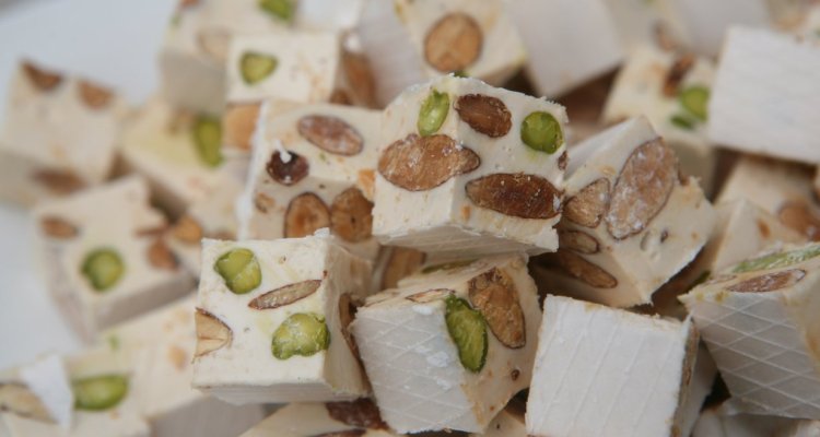 Nos cubes de nougats "Tradition" (Miel de lavande, Amandes et Pistaches