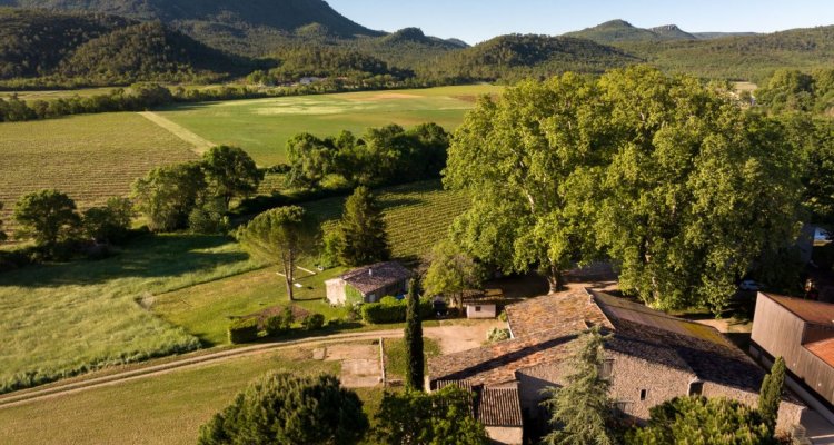  Une vue aérienne captivante du Domaine.