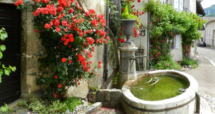 Fontaine à Lods © JJ. Pitavy