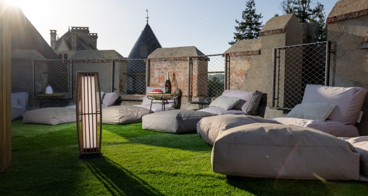 Château de Couches, Le rooftop, Saône et Loire, Bourgogne. 