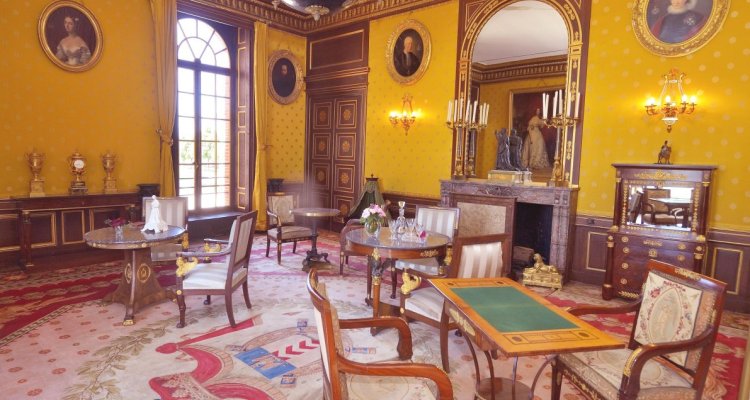 Salon des huissiers du château de Grosbois (J.-L. Lamaere)