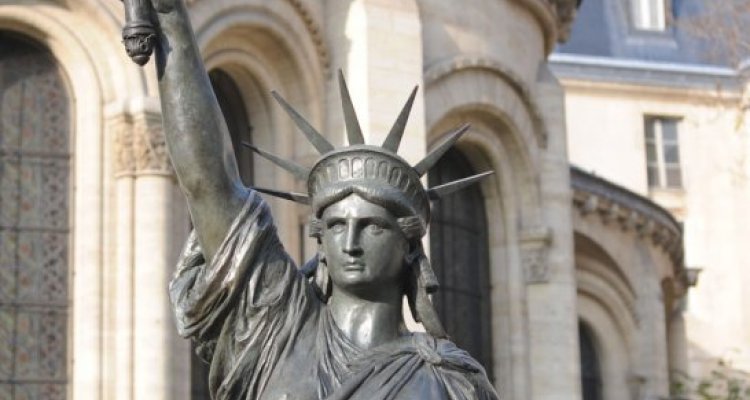 Statue liberté parvis musée des arts et métiers