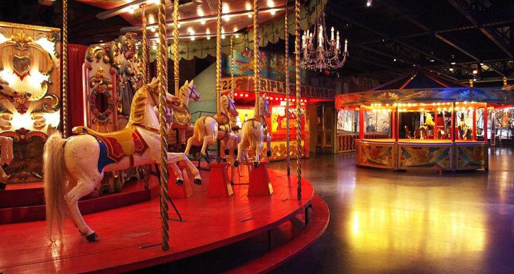 manège de chevaux musée des arts forains