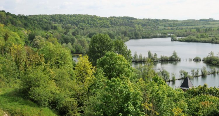Vue panoramique sur les étangs de la Barette à Corbie