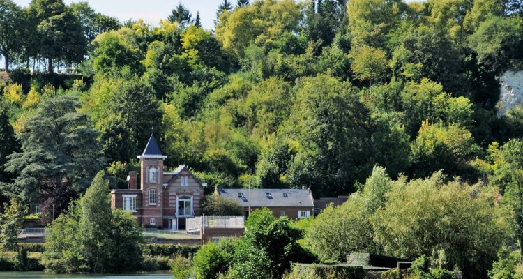 Les étangs de la Barette à Corbie. Vue sur le larris et la falaise Sainte-Colette.