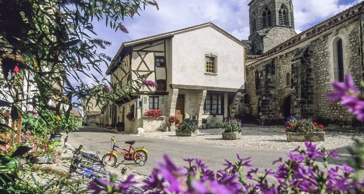 Charroux l'un des plus beaux villages de France