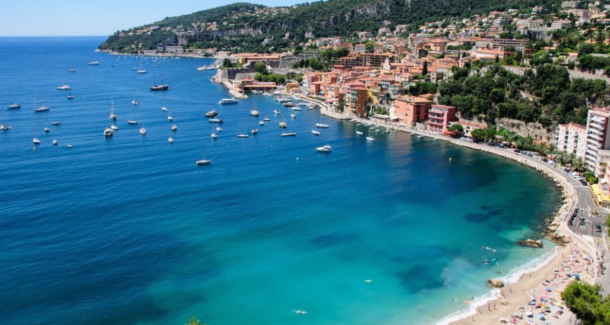 Villefranche-sur-mer mer turquoise plage