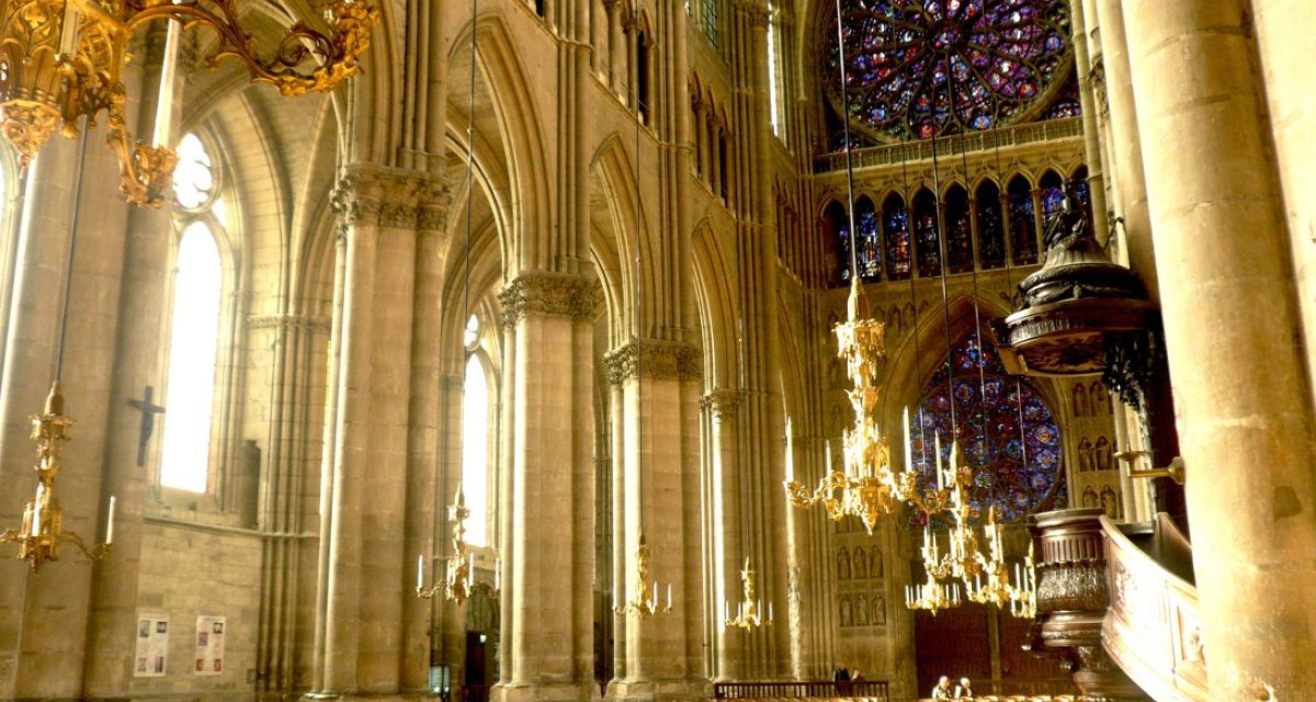 Intérieur cathédrale de reims