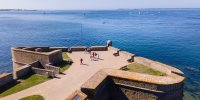 Vue des remparts de la Citadelle de Port-Louis