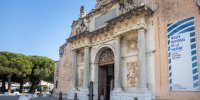 Façade du musé national de la Marine