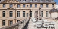 Terrasse du café sur le toit