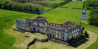 Ruines monumentales du parc du château de La Ferté-Vidame dans le Perche