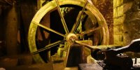 La grande roue hydraulique de la saline