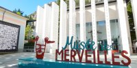 Parvis du musée des Merveilles