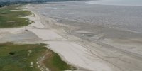 la baie du Mont st Michel vue du ciel avec les char à voiles