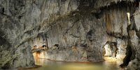 Fontaines pétrifiantes la grotte