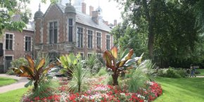 Jardin de l'Hôtel Groslot à Orléans