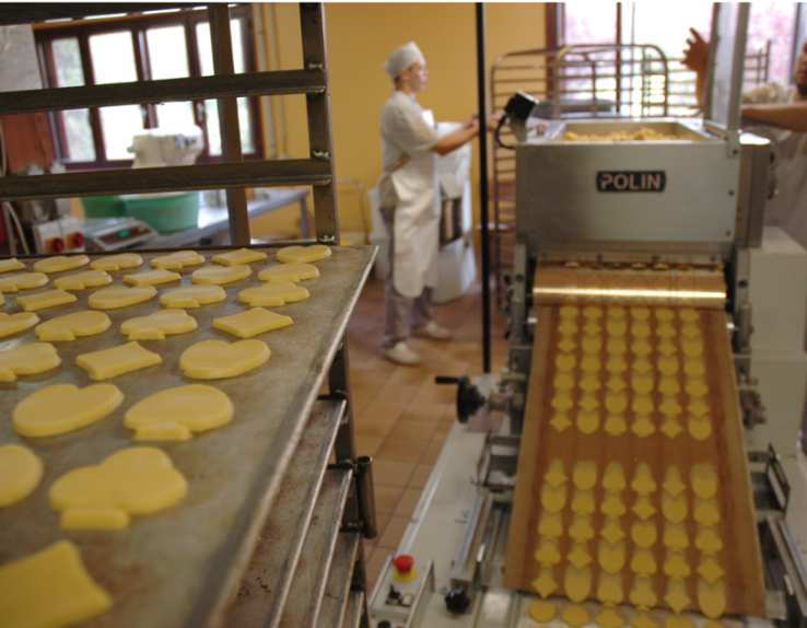 Apiflor - intérieur de la fabrication de biscuits, produit naturel, en Sumène Artense dans le Cantal