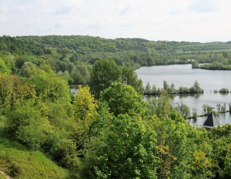 Vue panoramique sur les étangs de la Barette à Corbie