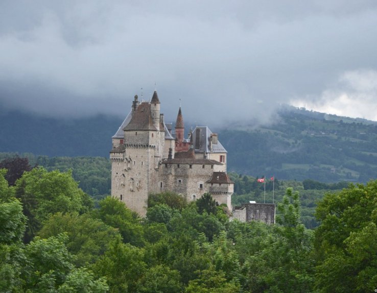 Château de Menthon Saint-bernard